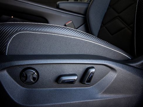 New 2026 Volkswagen Atlas Cross Sport SE image 30