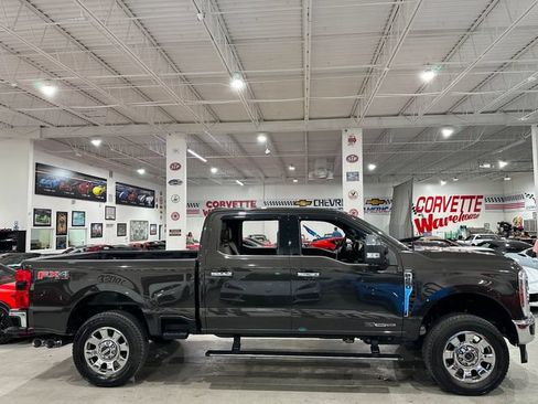 Used 2024 Ford F250 Lariat w/ Lariat Ultimate Package AWD/4WD image 3