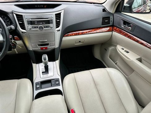 Used 2011 Subaru Outback 2.5i Limited image 13