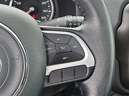 Used 2023 Jeep Renegade Altitude w/ Sun/Sound Group AWD/4WD image 23