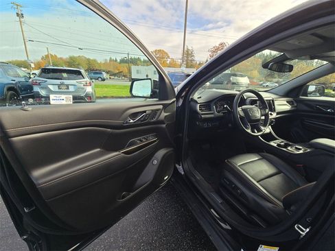 Used 2023 GMC Acadia AT4 image 15