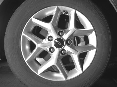 Used 2025 Kia Soul LX w/ LX Technology Package FWD image 16
