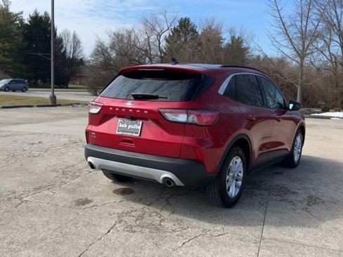 Used 2020 Ford Escape SE image 8