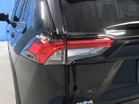 Used 2025 Toyota RAV4 XLE Premium w/ Weather Package AWD/4WD image 39