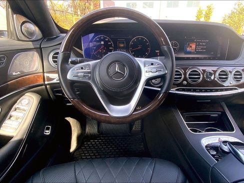 Used 2018 Mercedes-Benz S 560 4MATIC Sedan image 5