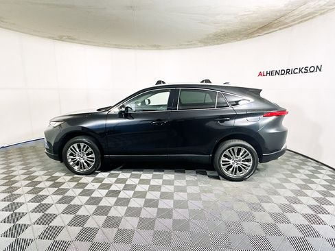 Used 2024 Toyota Venza XLE image 6