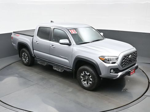 Used 2020 Toyota Tacoma TRD Off-Road AWD/4WD image 34