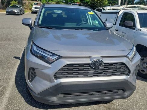 Used 2025 Toyota RAV4 XLE AWD/4WD image 2