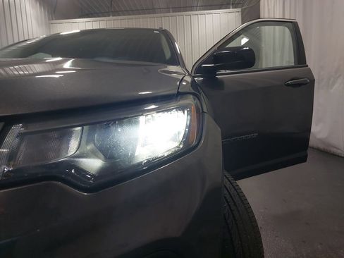 Used 2022 Jeep Compass Latitude image 31