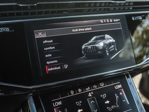 Used 2019 Audi Q8 Premium w/ Convenience Package AWD/4WD image 53