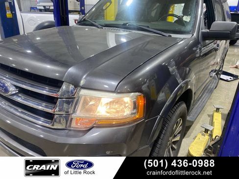 Used 2017 Ford Expedition XLT w/ Equipment Group 202A AWD/4WD image 1