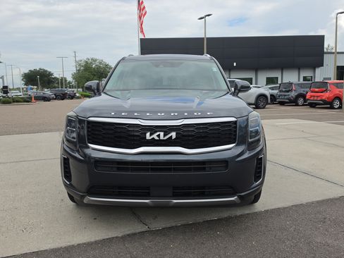 Used 2022 Kia Telluride EX w/ EX Premium Package FWD image 2