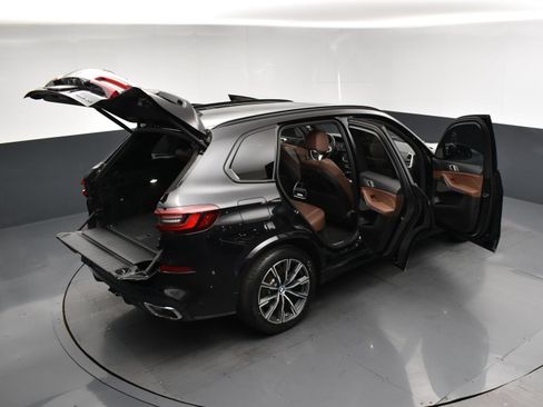 Used 2021 BMW X5 xDrive40i w/ M Sport Package AWD/4WD image 24