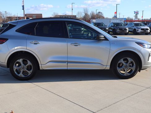 Used 2023 Ford Escape ST-Line w/ Tech Pack #1 image 4