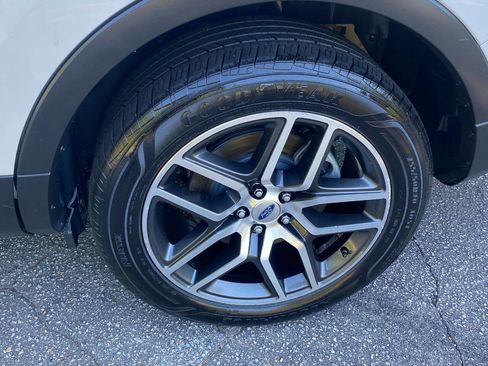 Used 2016 Ford Explorer Sport w/ Equipment Group 401A AWD/4WD image 9
