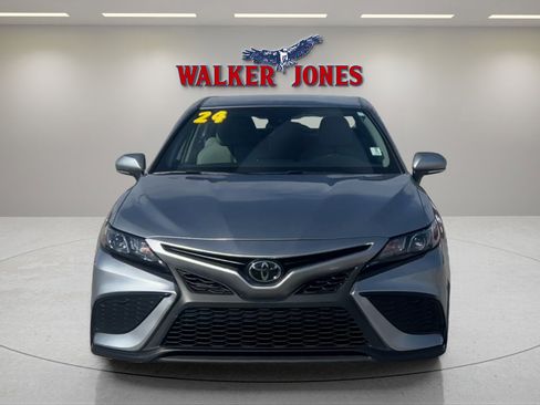 Used 2024 Toyota Camry SE image 8