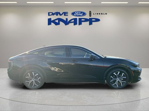 Used 2023 Toyota Crown XLE image 9