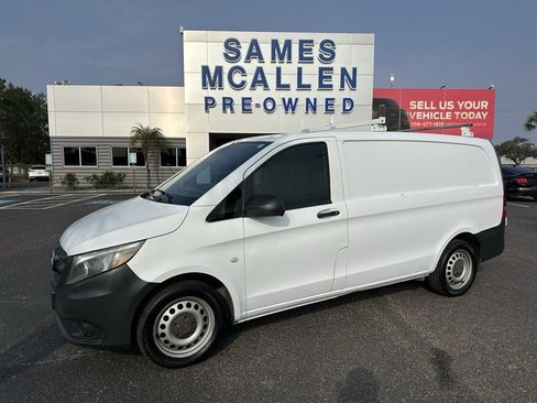 Used 2016 Mercedes-Benz Metris image 1
