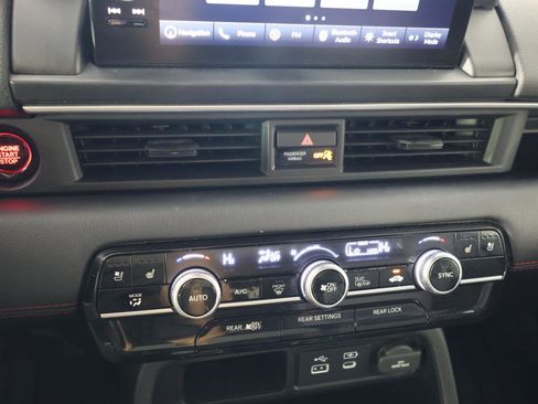Used 2025 Honda Pilot Black Edition image 17