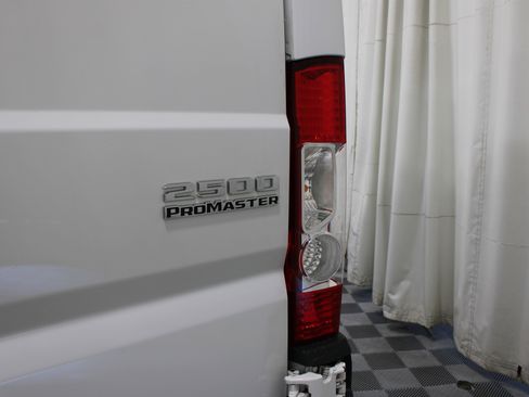 Used 2025 RAM ProMaster 2500 w/ Convenience Group FWD image 21