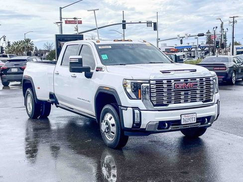 Used 2024 GMC Sierra 3500 Denali w/ Denali Reserve Package image 5