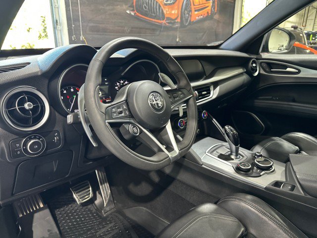 Used 2018 Alfa Romeo Stelvio Ti Sport AWD/4WD image 3
