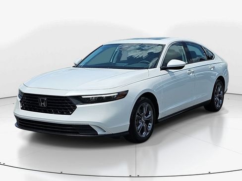 Used 2024 Honda Accord EX image 11