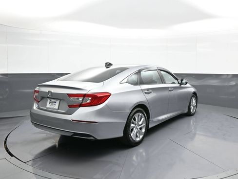 Used 2018 Honda Accord LX image 6