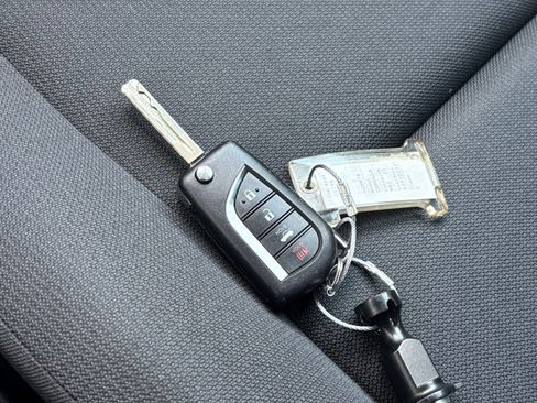 Used 2025 Toyota Corolla LE FWD image 18