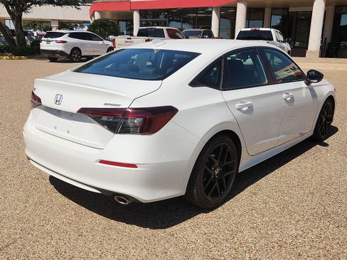 Used 2025 Honda Civic Sport image 4