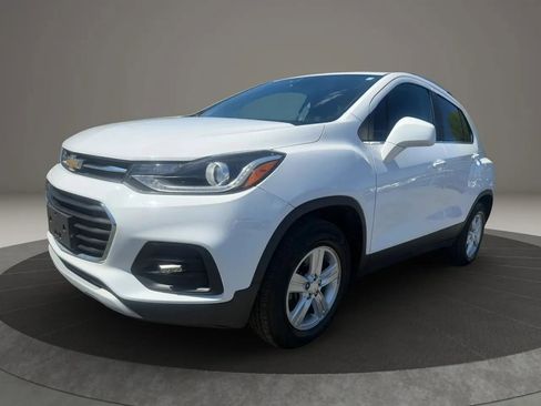 Used 2020 Chevrolet Trax LT AWD/4WD image 1