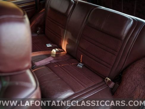 Used 1991 Jeep Grand Wagoneer Base image 90