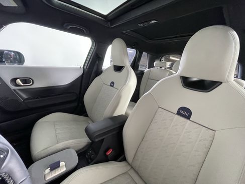 Used 2025 MINI Cooper S image 9