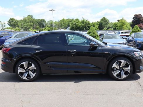 Used 2021 Audi e-tron Prestige w/ Prestige Package AWD/4WD image 4