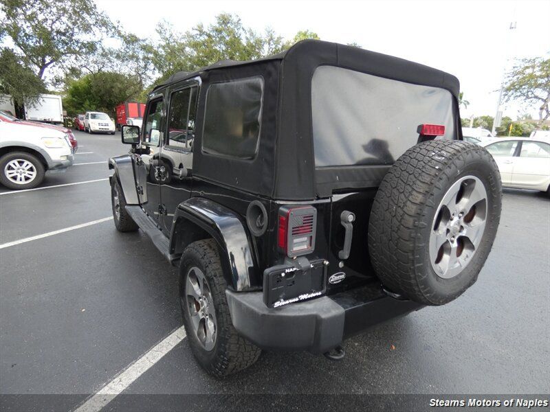 Used 2017 Jeep Wrangler Unlimited Sahara w/ Connectivity Group AWD/4WD image 9