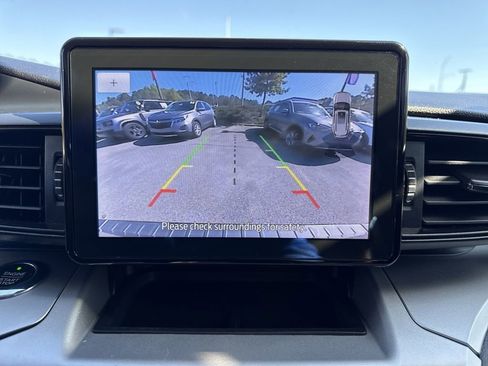 Used 2021 Ford Explorer XLT image 31