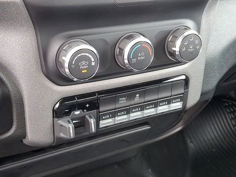 Used 2024 RAM 2500 Tradesman w/ Chrome Appearance Group image 10