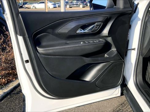 Used 2023 GMC Terrain SLE w/ Driver Convenience Package image 19