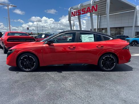 New 2026 Nissan Sentra SR w/ Floor Mat Package FWD image 2