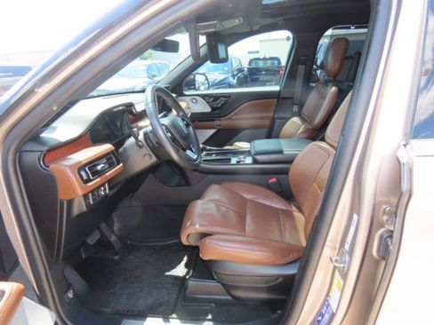 Used 2021 Lincoln Aviator Reserve w/ Equipment Group 202A AWD/4WD image 25