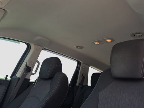 Used 2016 Chevrolet Traverse LT FWD image 8