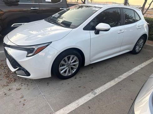 Used 2025 Toyota Corolla SE FWD image 1