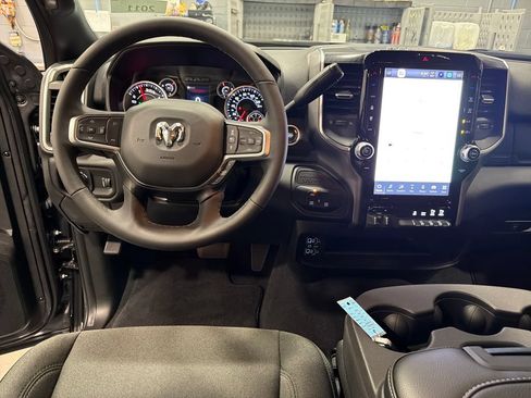 Used 2025 RAM 2500 Big Horn AWD/4WD image 6