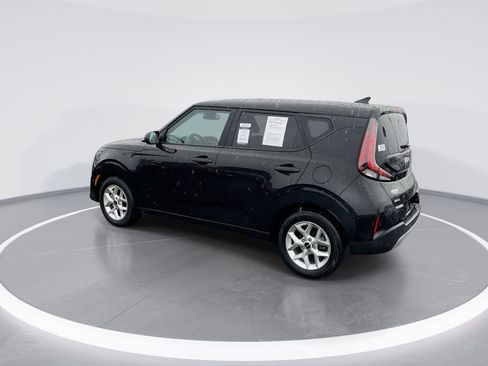 Used 2025 Kia Soul LX w/ LX Technology Package FWD image 6