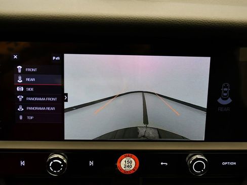 Certified 2026 Porsche Macan AWD/4WD image 31
