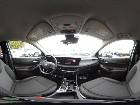 Used 2025 Buick Encore GX Preferred AWD/4WD image 43