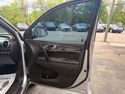 Used 2014 Buick Enclave Leather AWD/4WD image 29