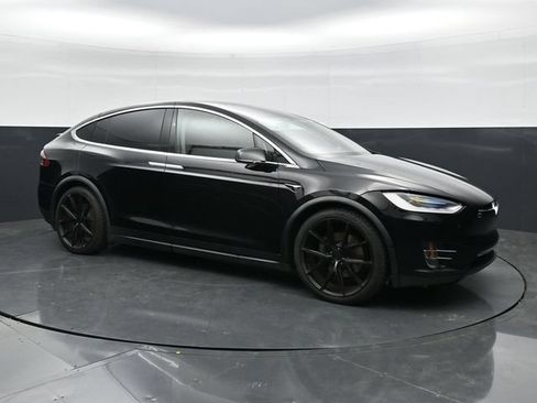 Used 2018 Tesla Model X 100D AWD/4WD image 3