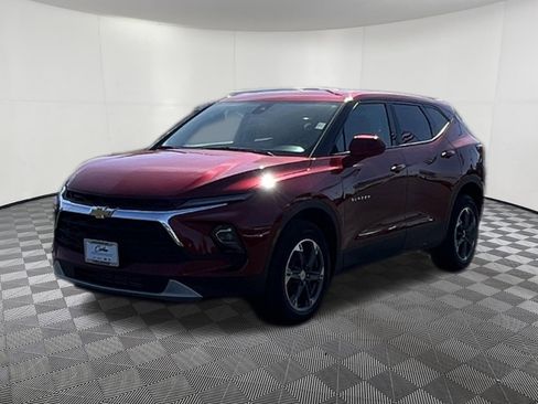 Used 2025 Chevrolet Blazer LT w/ Driver Confidence Package AWD/4WD image 3