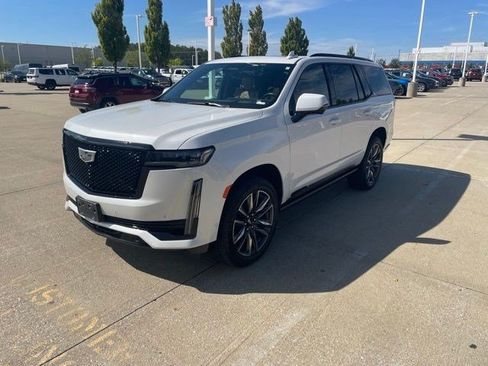 Used 2021 Cadillac Escalade Sport w/ Driver Assist Tech Package AWD/4WD image 3